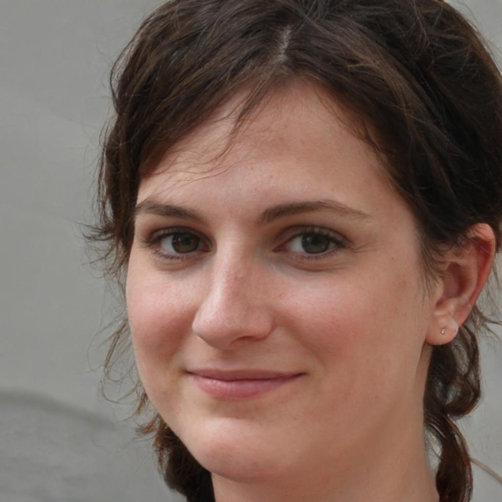 Finanzexpertin Petra Waldmann erklärt Investment-Strategien in einer professionellen Beratungsumgebung